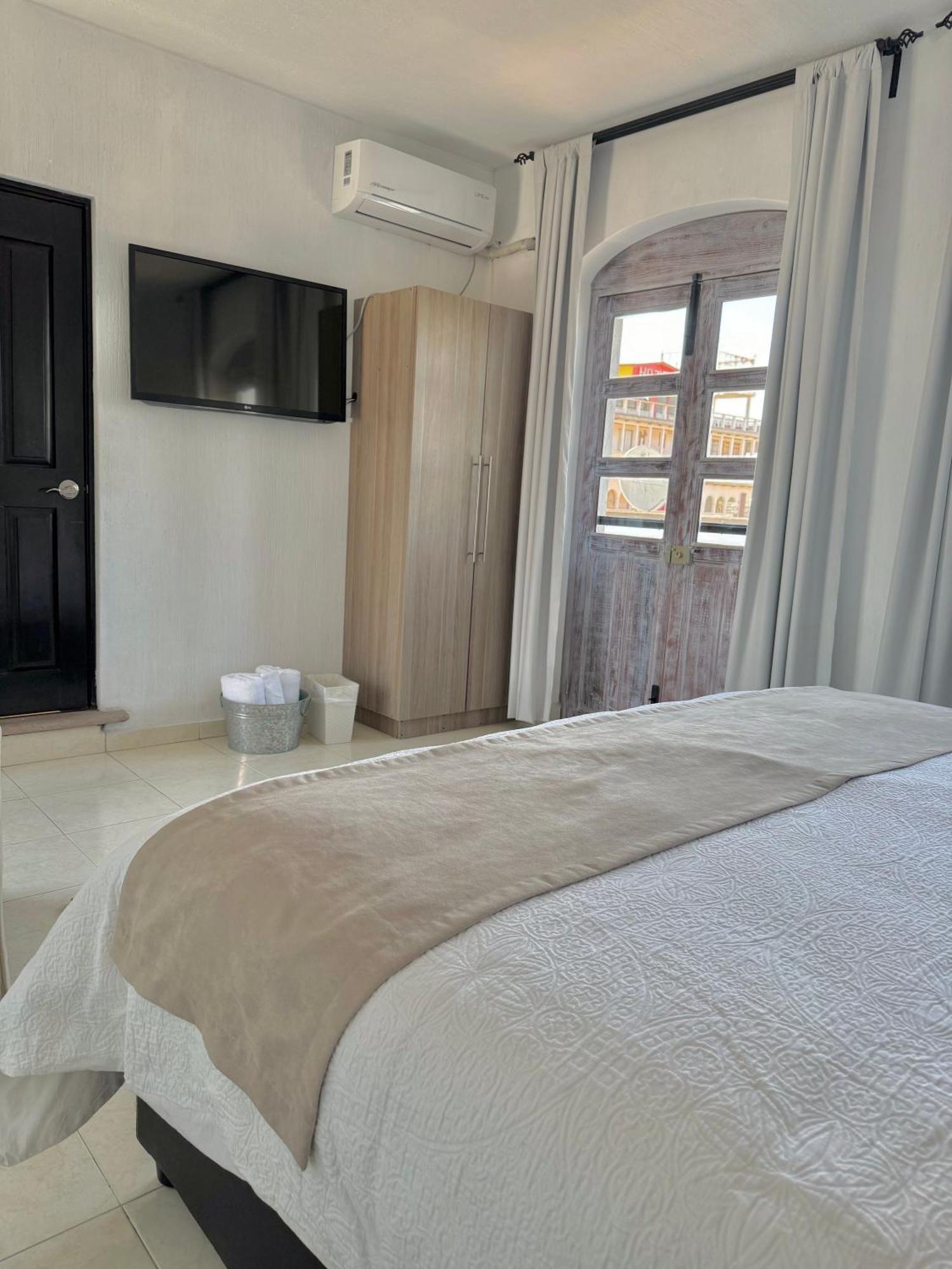 Suite Los Angeles Tecozautla Εξωτερικό φωτογραφία